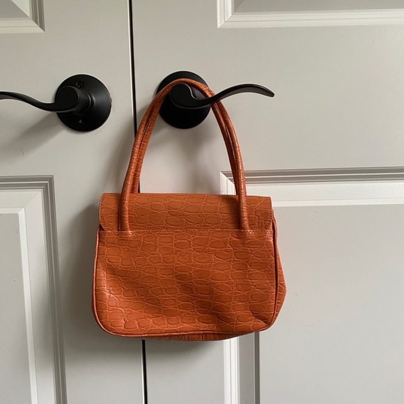 Ferragamo Vara handbag. - Picture 7 of 10